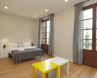 Bedroom of Study to share in  Barcelona Capital  with Air Conditioner and Terrace