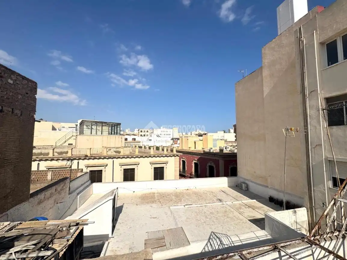 Vista exterior de Casa adosada en venta en Almería con Terraza