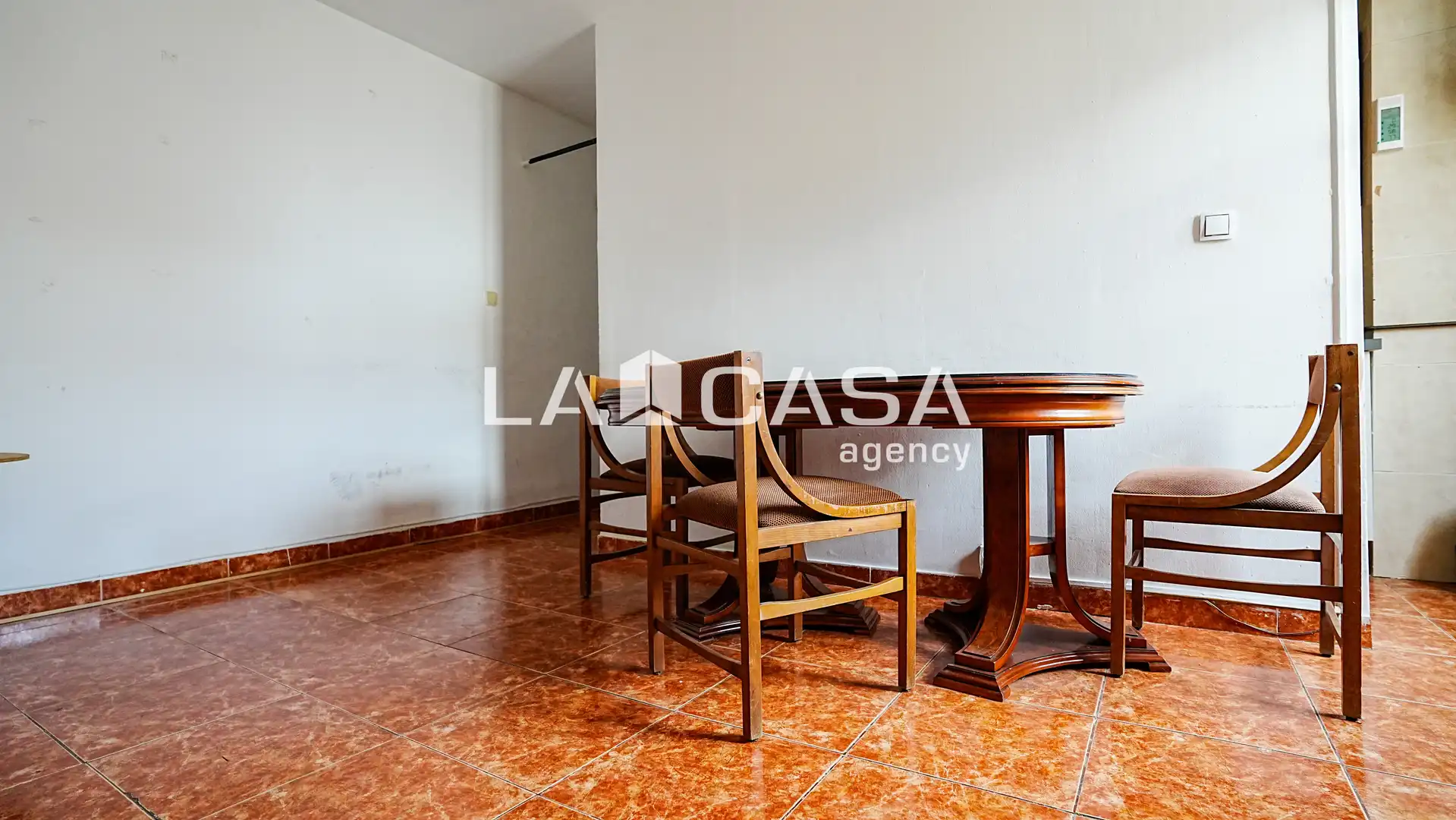 Flat for sale in Carrer de Yecla, imagen 2
