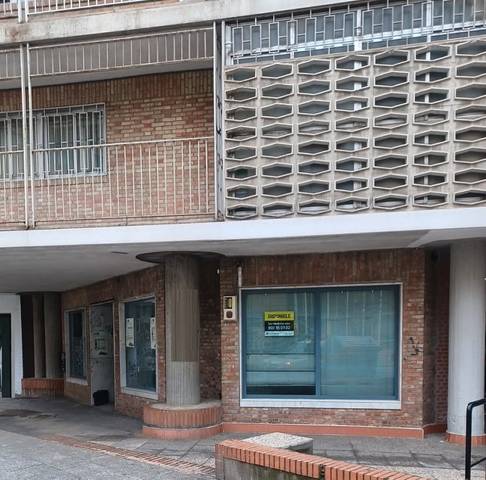 Local comercial en Alquiler en Av de América en Barrio de Zaidín