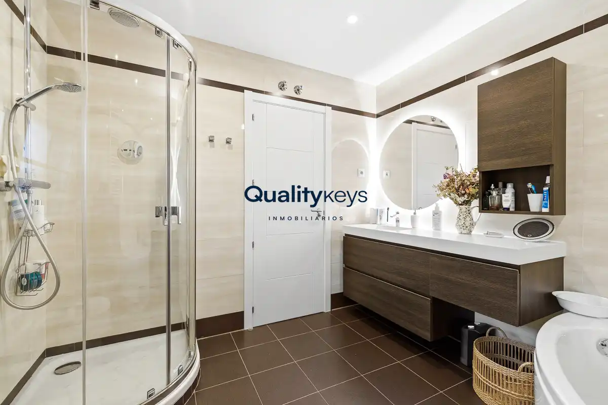 Baño de Casa o chalet en venta en Madrid con Aire acondicionado, Calefacción y Jardín privado