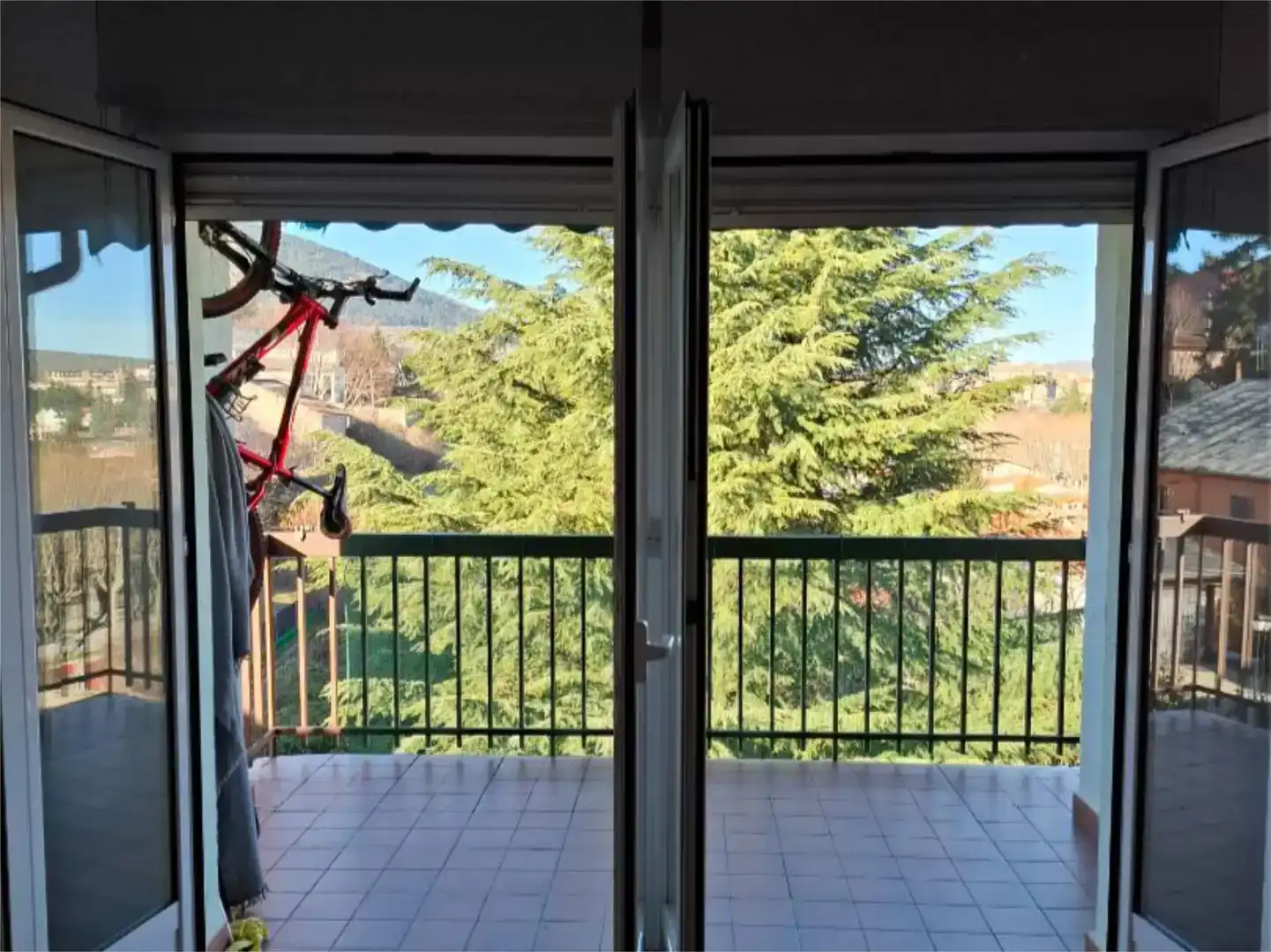 Terrassa de Pis en venda en El Espinar amb Traster i Piscina