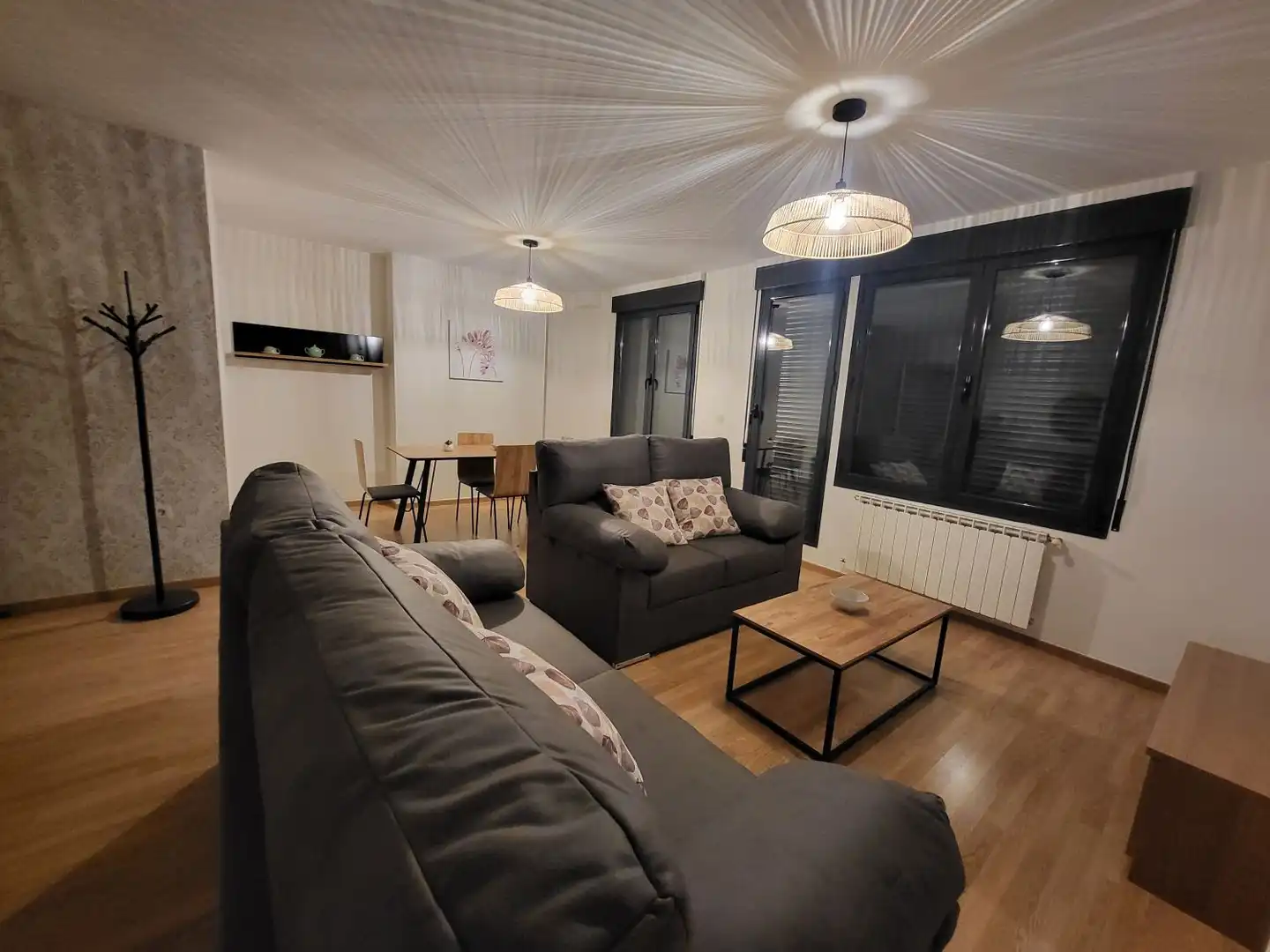 Sala de estar de Ático de alquiler en La Roda con Aire acondicionado, Calefacción y Terraza