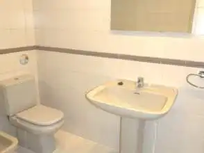 Bathroom of Flat for rent in Gijón   with Heating, Parquet flooring and Storage room