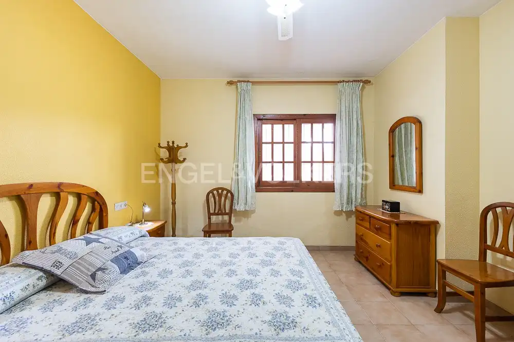Habitación de Casa o chalet en venta en Alzira con Aire acondicionado, Calefacción y Jardín privado