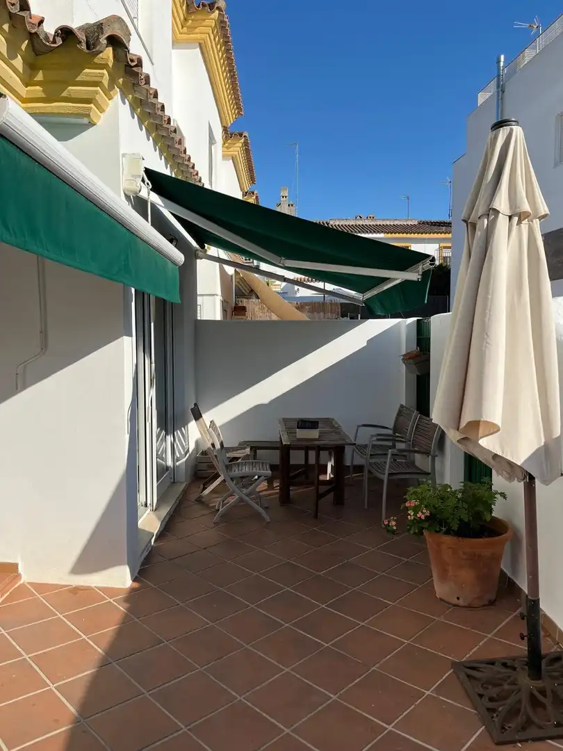 Terrassa de Casa adosada en venda en El Puerto de Santa María amb Aire condicionat, Jardí privat i Parquet