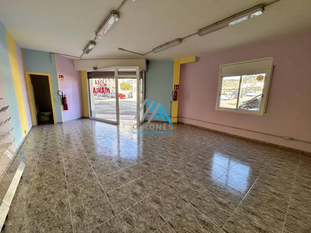 Local comercial en Alquiler en Professor Josep Trueta en Santa Cristina Poble
