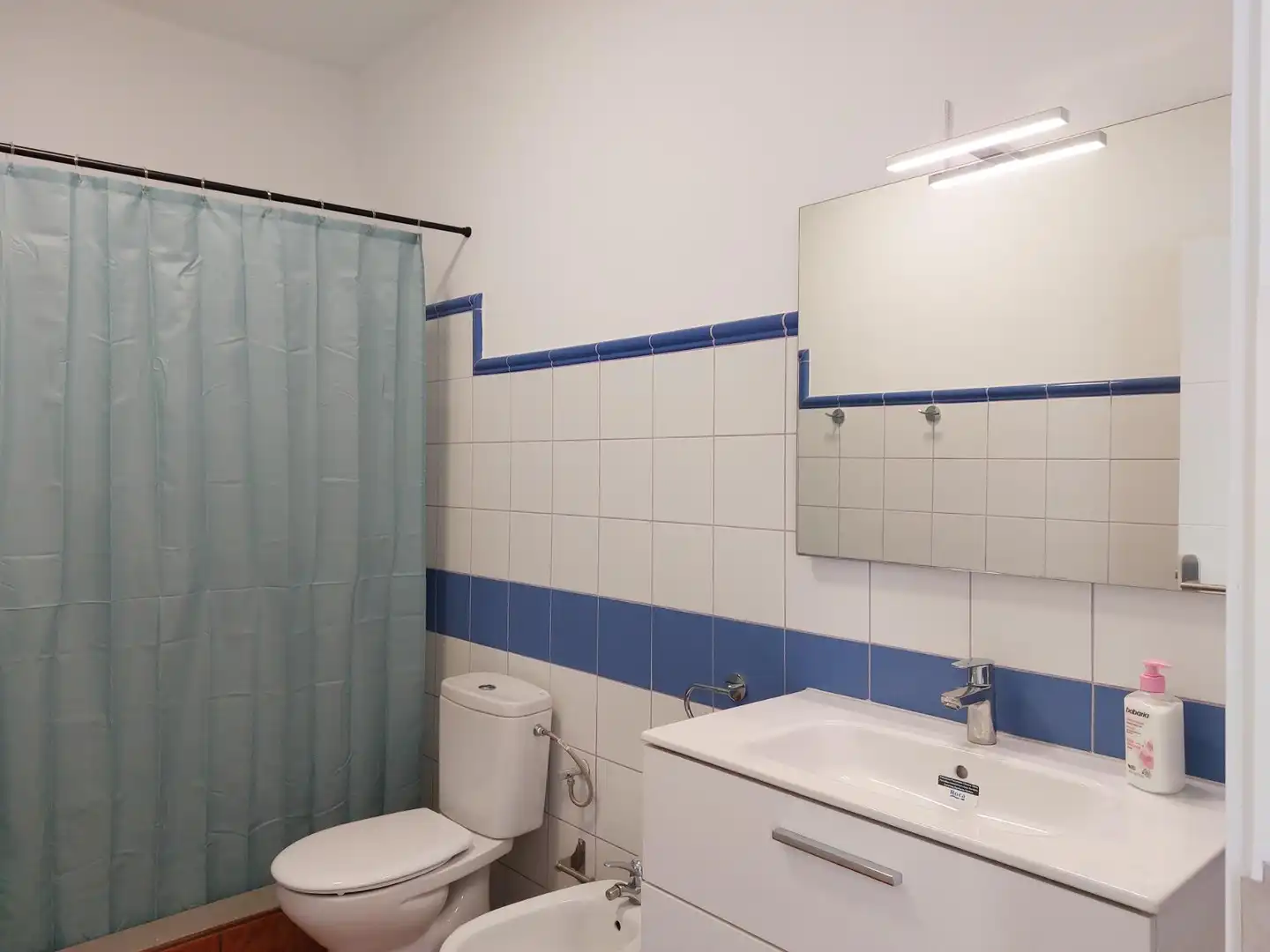 Baño de Piso para compartir en San Cristóbal de la Laguna con Terraza y Alarma