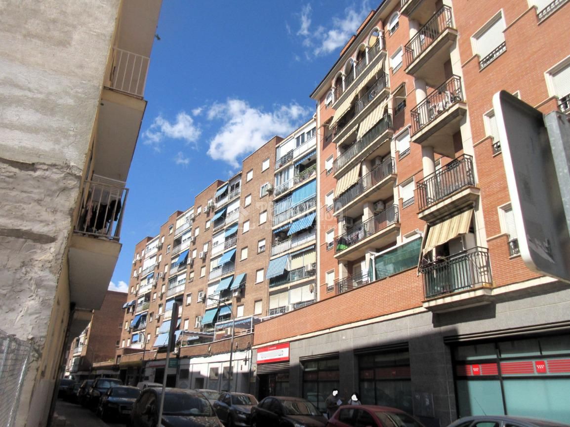 Vista exterior de Pis en venda en Móstoles amb Calefacció, Parquet i Terrassa