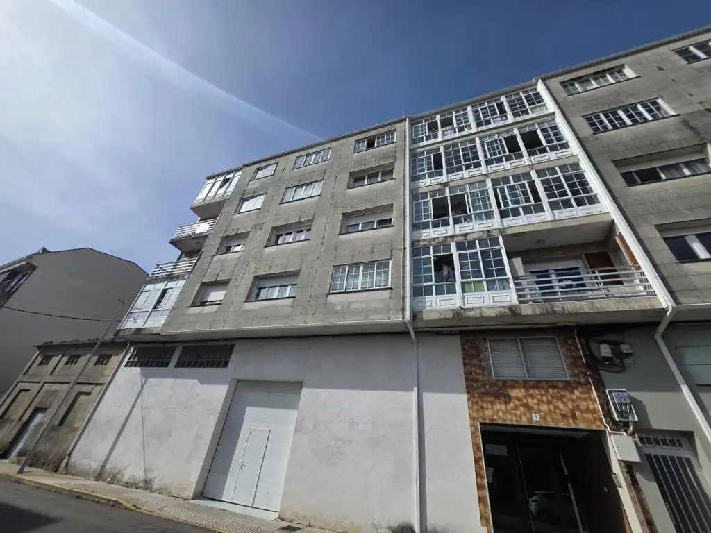 Exterior view of Flat for sale in Vilanova de Arousa  with Parquet flooring, Furnished and Balcony