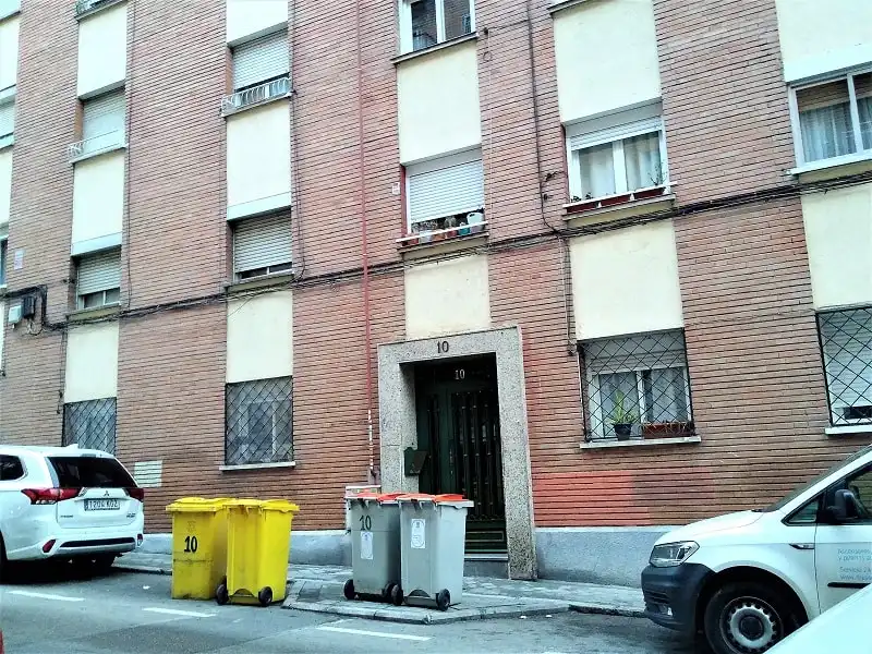 Vista exterior de Piso en venta en Madrid