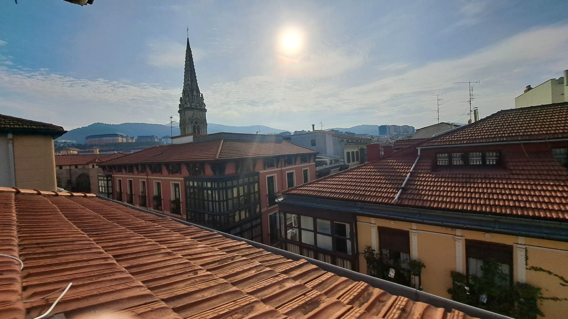 Vista exterior de Àtic en venda en Bilbao  amb Aire condicionat i Calefacció