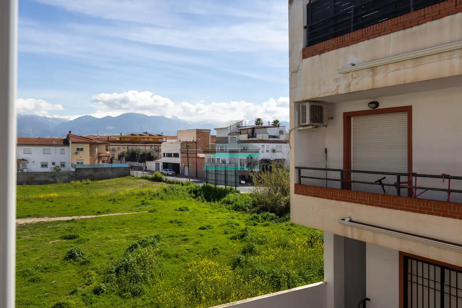 Außenansicht von Wohnung zum Verkauf in Armilla mit Heizung, Terrasse und Balkon