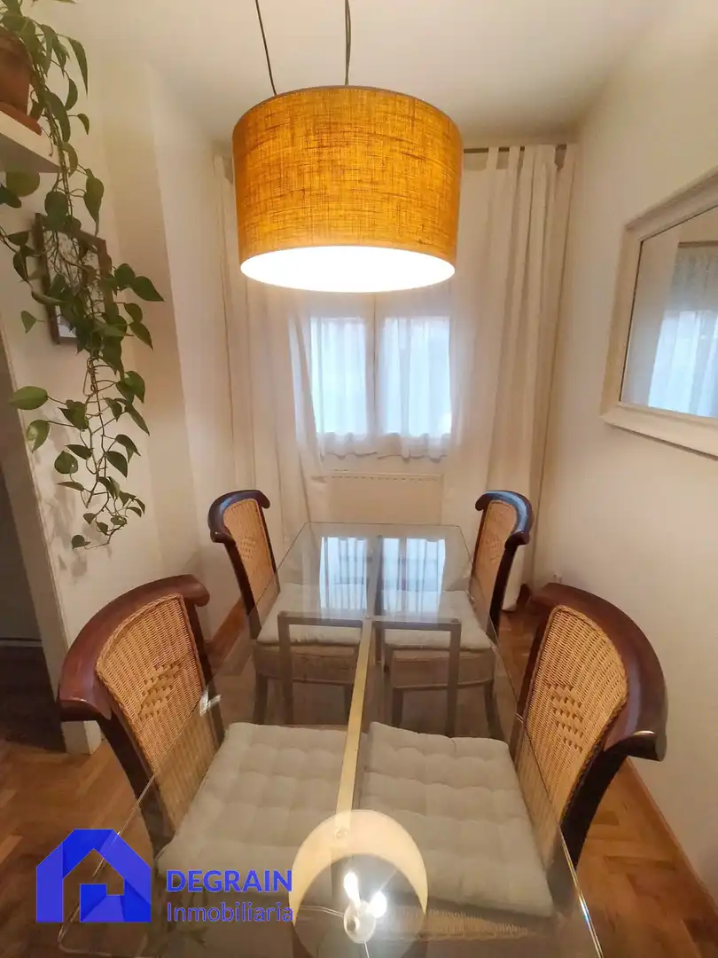 Esszimmer von Einfamilien-Reihenhaus zur Miete in Llanera mit Heizung, Privatgarten und Parkett
