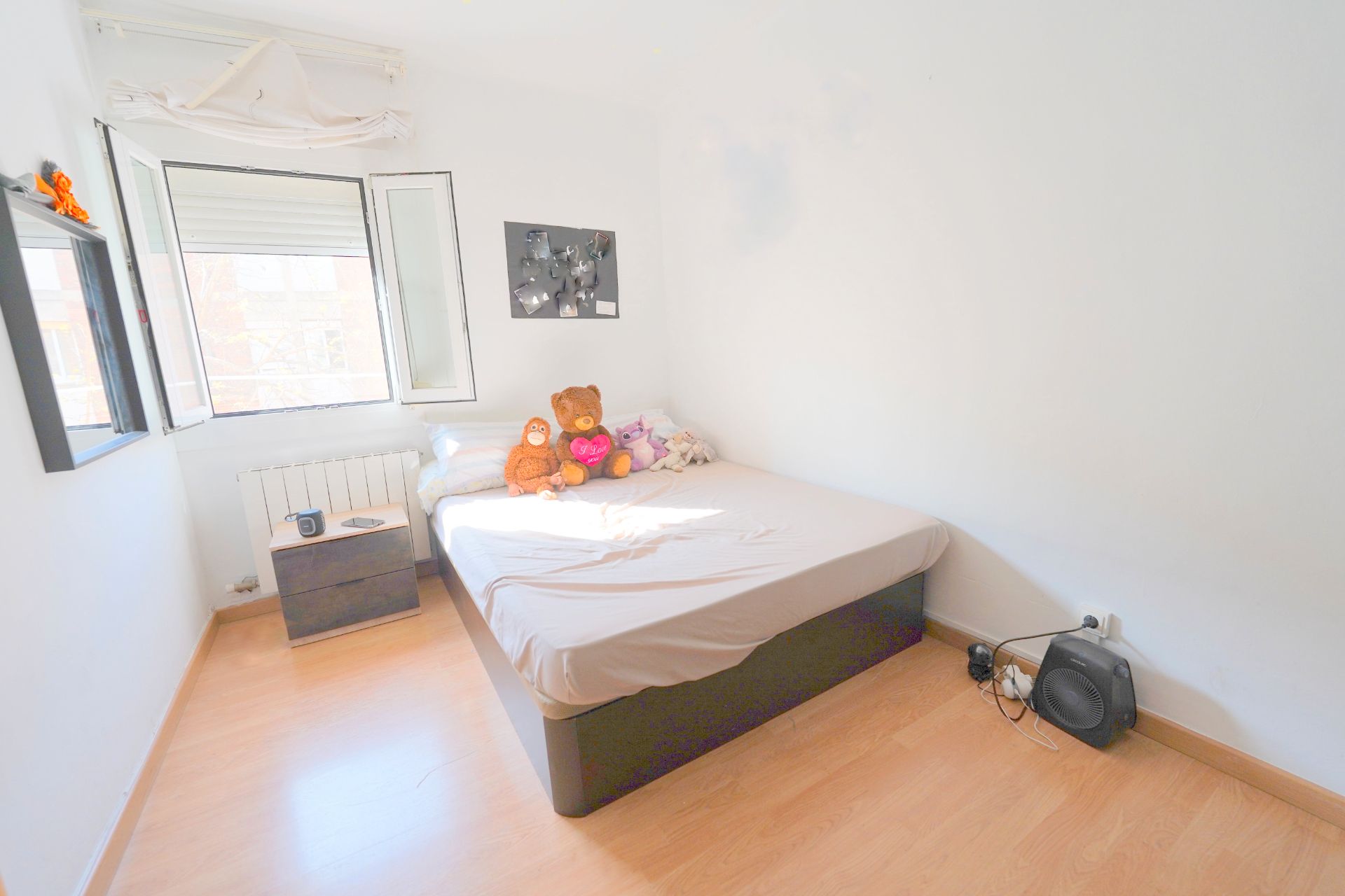 Schlafzimmer von Wohnung zum Verkauf in  Barcelona Capital mit Klimaanlage, Heizung und Möbliert