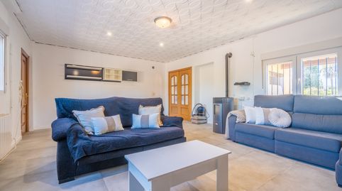 Casa de una planta con piscina y 2.079 m² de parcela en Canals, imagen 3