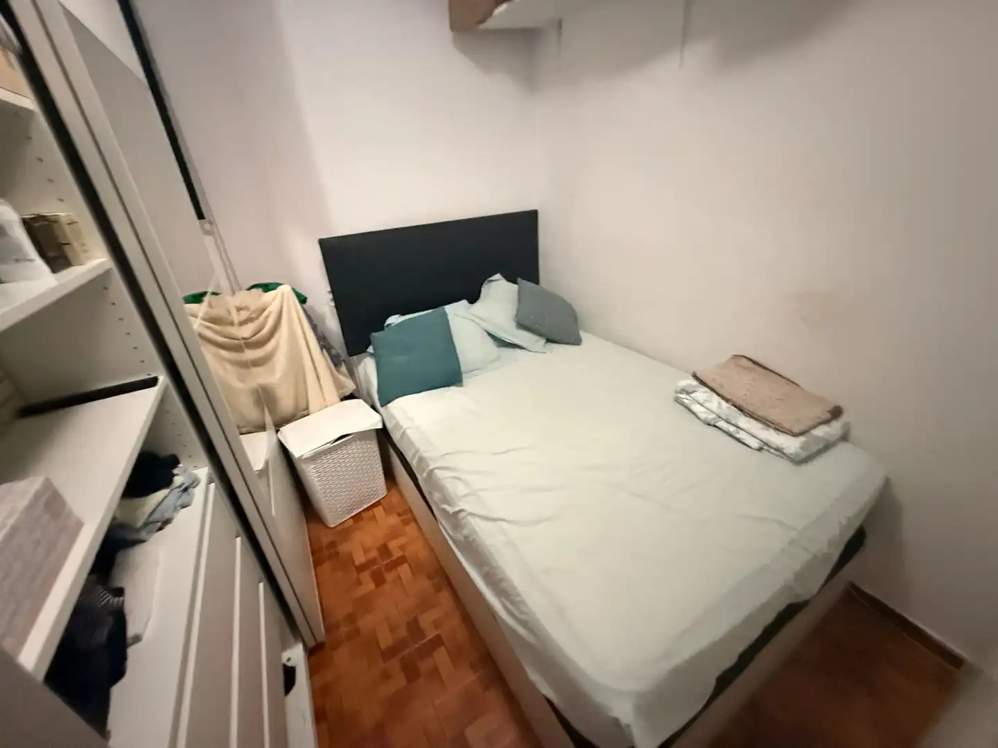 Schlafzimmer von Wohnung zum Verkauf in L'Hospitalet de Llobregat mit Klimaanlage, Parkett und Balkon
