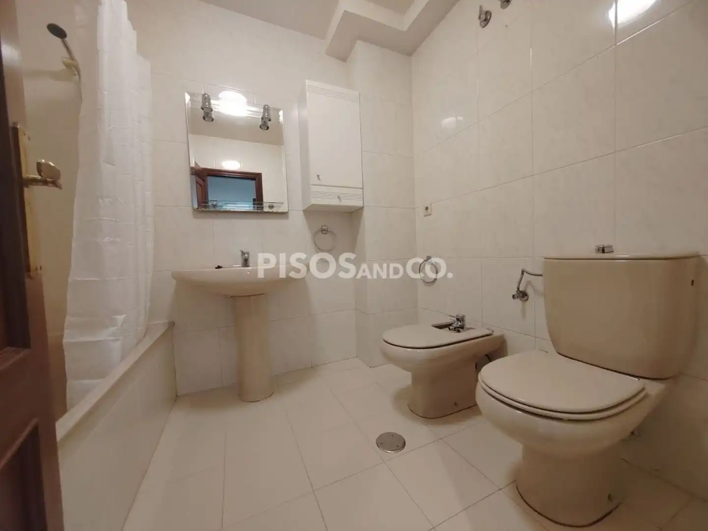 Piso de alquiler en Calle Francisco Vales Villamarín, Los Castros - Castrillón