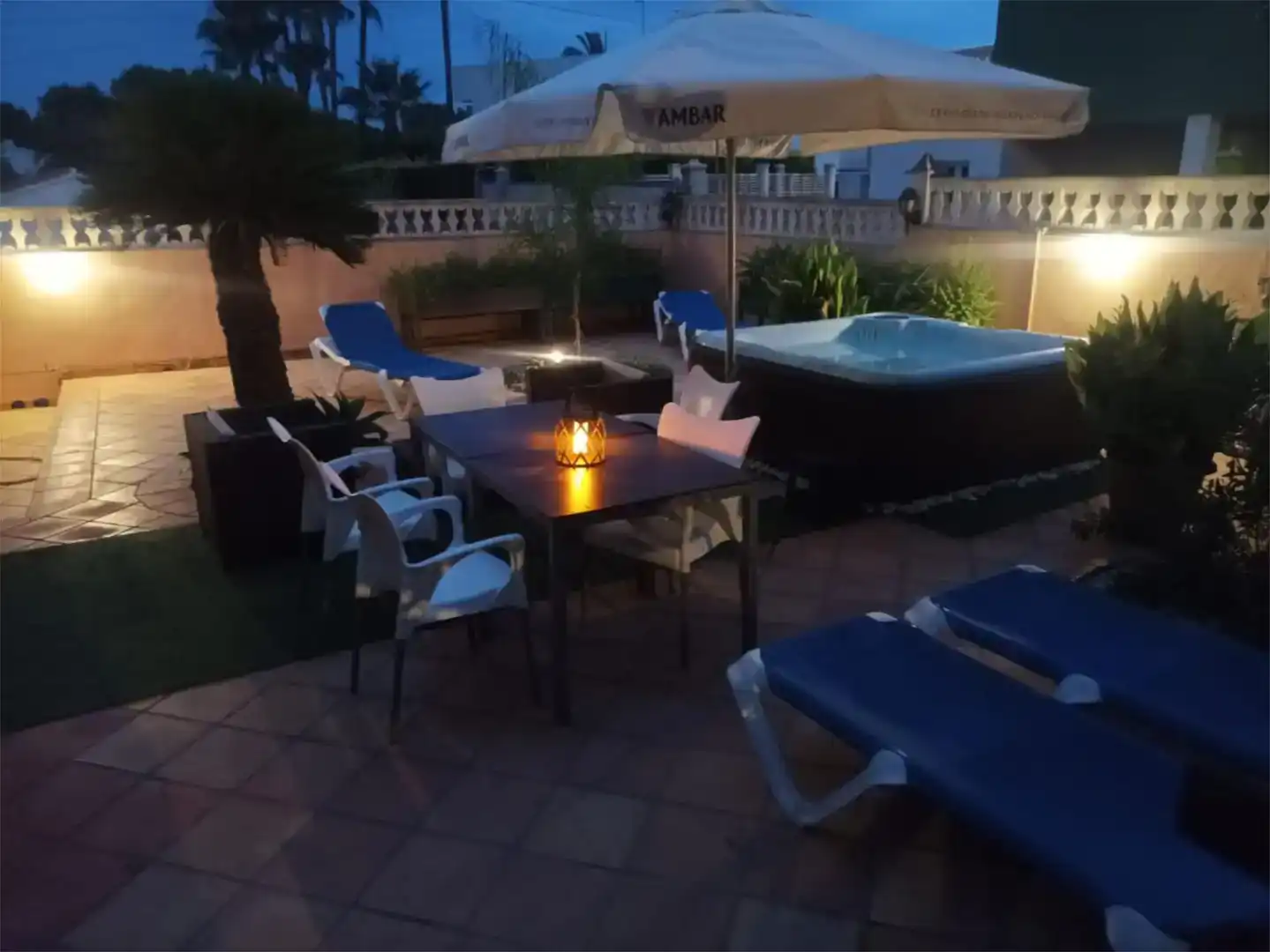 Terrassa de Casa o xalet de lloguer en Dénia amb Aire condicionat, Jardí privat i Piscina