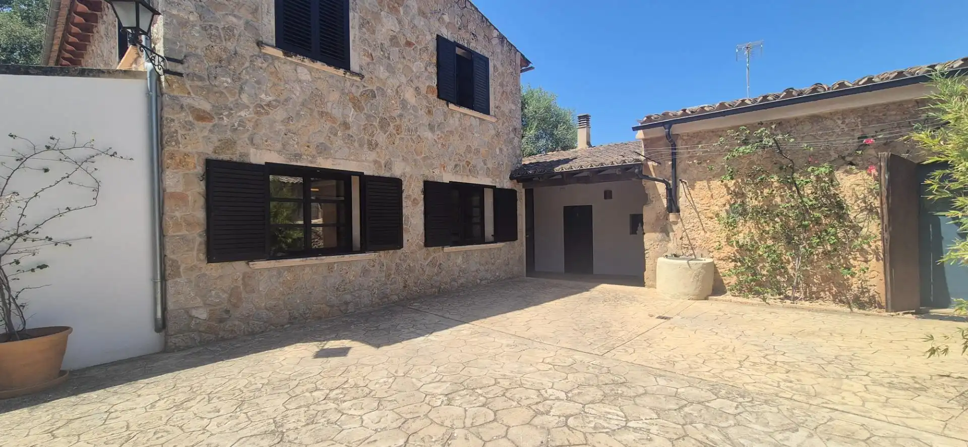 Casa rústica con jardín en venta en DISSEMINATS POLIGON 4, imagen 3