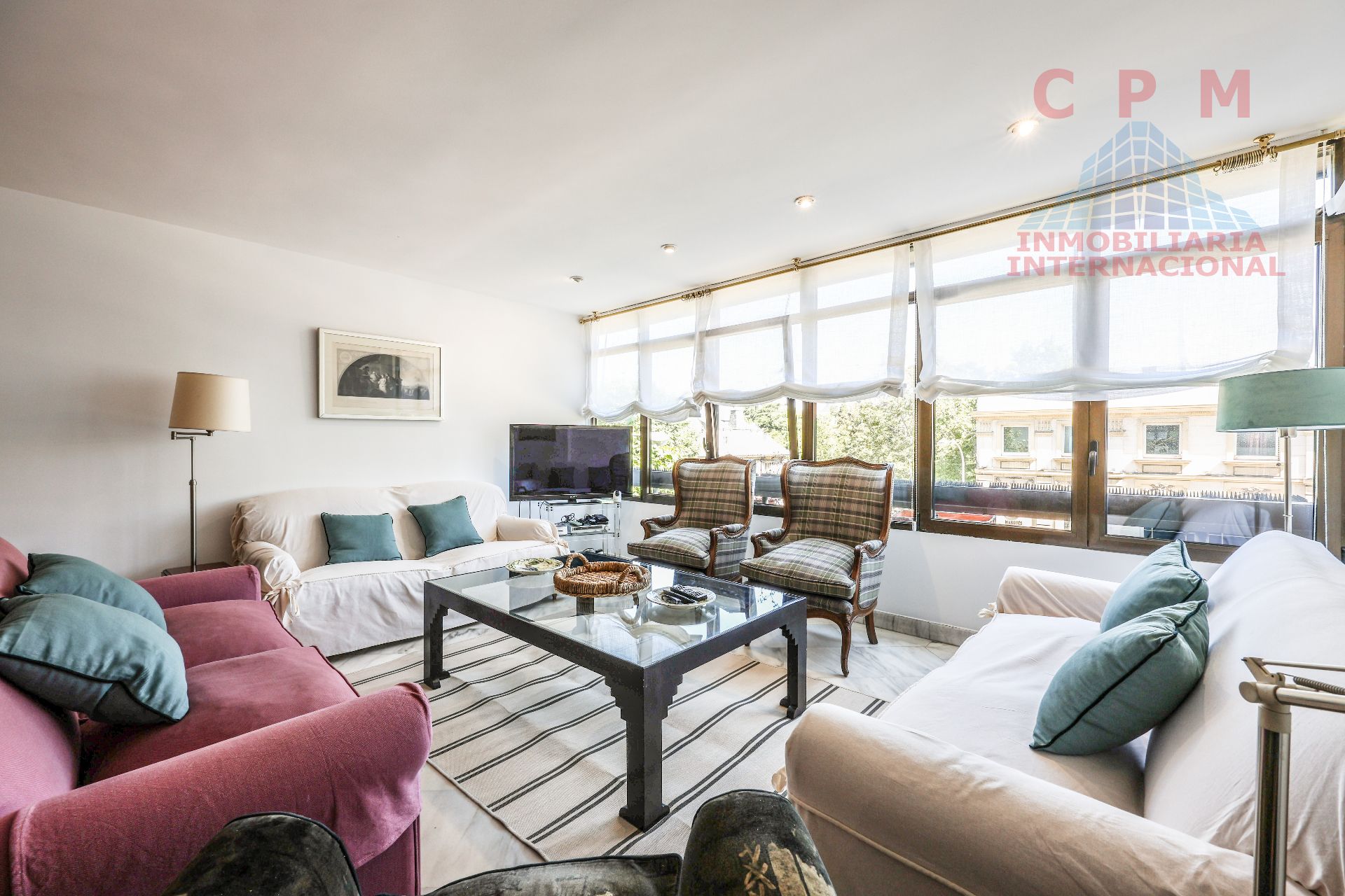 Living room of Flat to rent in  Madrid Capital  with Air Conditioner, Heating and Parquet flooring