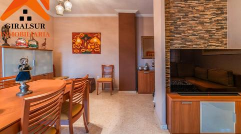 Foto 3 de Pis en venda a Calle María Fulmen, Parque Alcosa, Sevilla