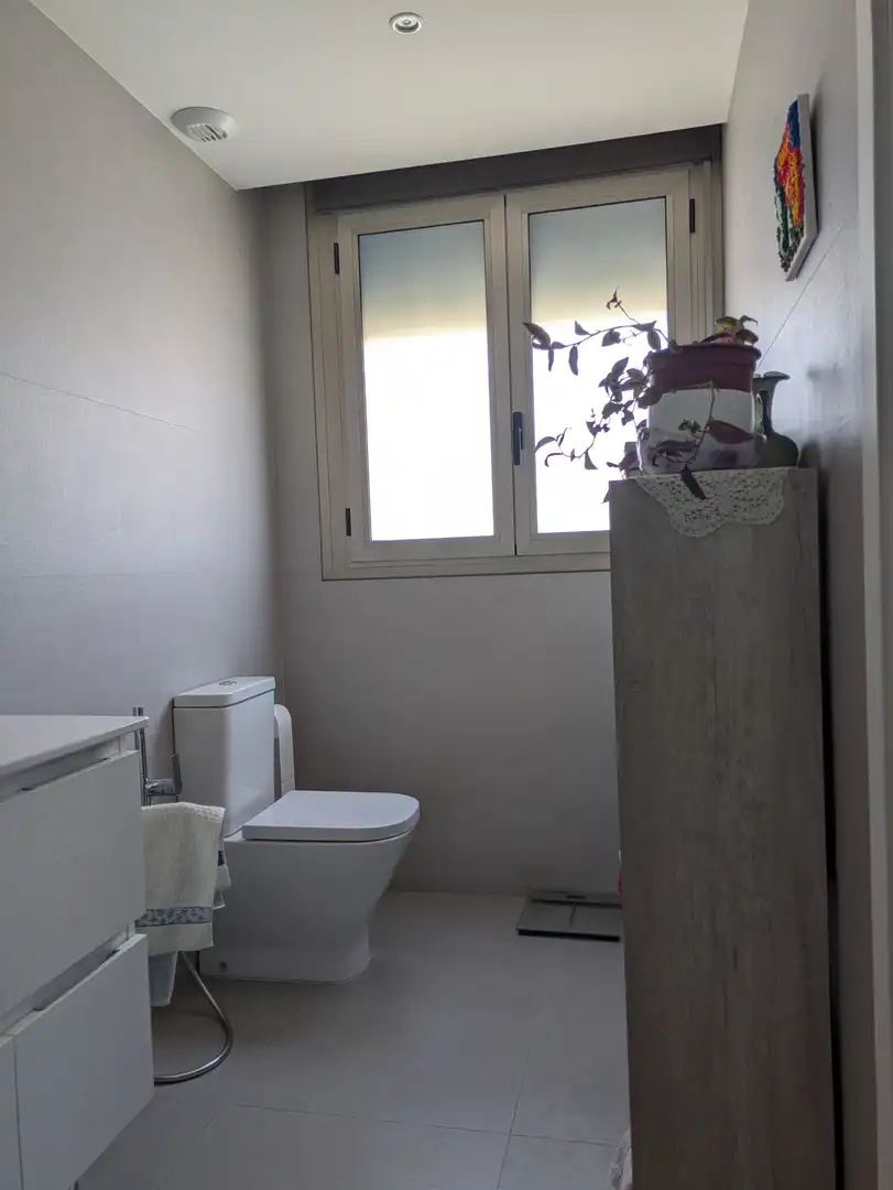 Badezimmer von Wohnung zum Verkauf in Monzón mit Klimaanlage, Heizung und Terrasse