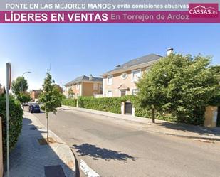 Exterior view of Single-family semi-detached for sale in Torrejón de Ardoz  with Air Conditioner and Terrace