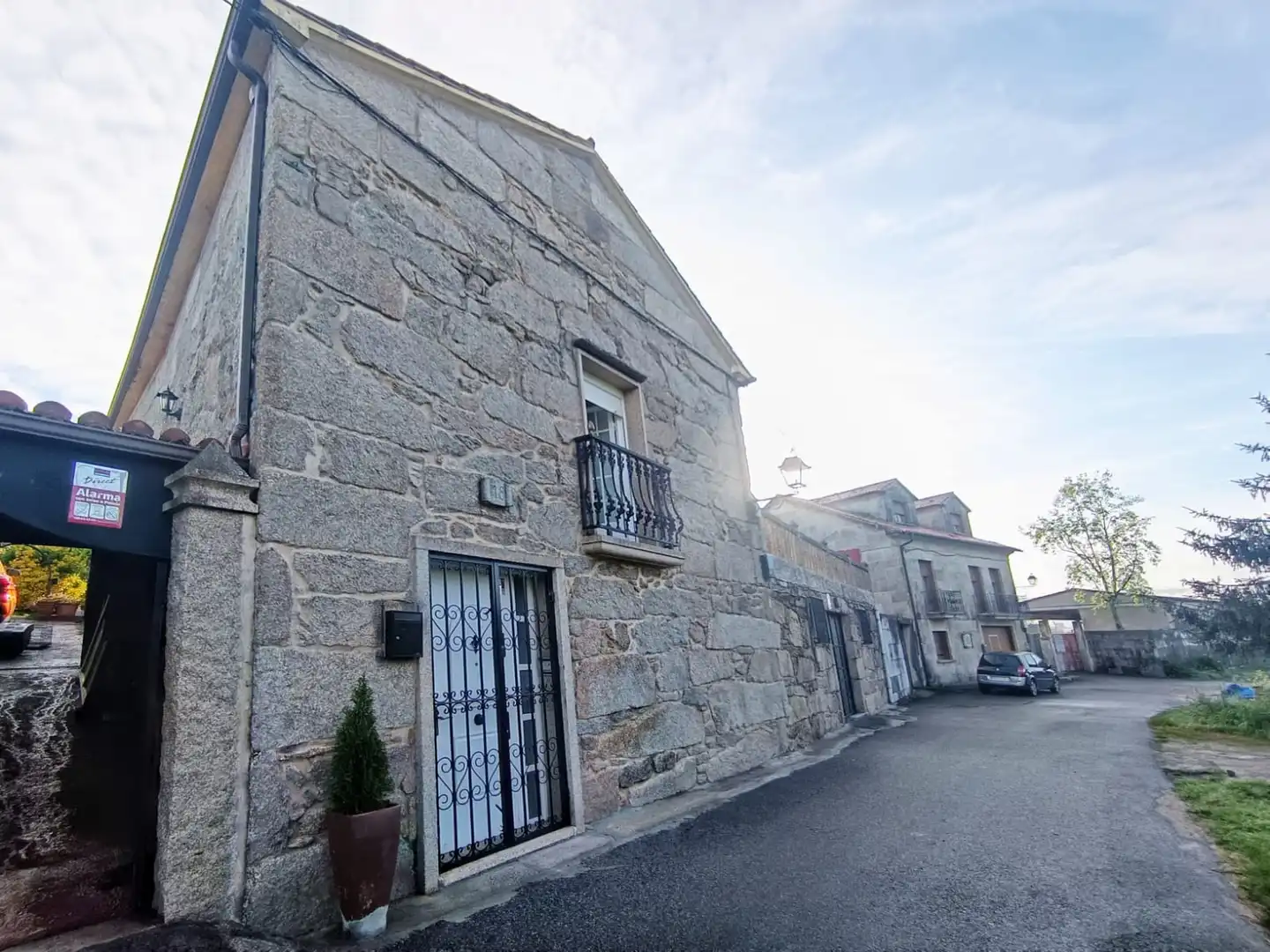 Vista exterior de Casa o xalet en venda en Cambados amb Calefacció, Terrassa i Traster