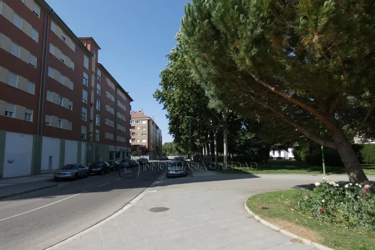 Exterior view of Flat for rent in Burgos  with Heating and Furnished