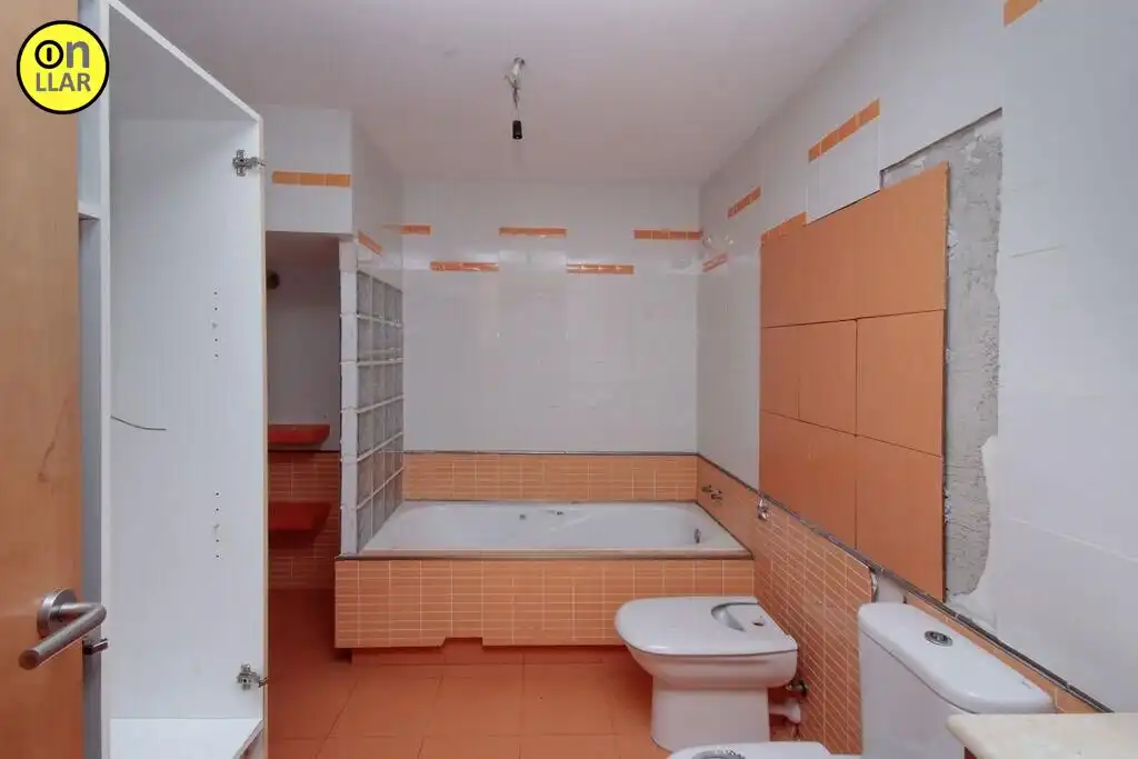 Bathroom of Houses for sale in Sentmenat