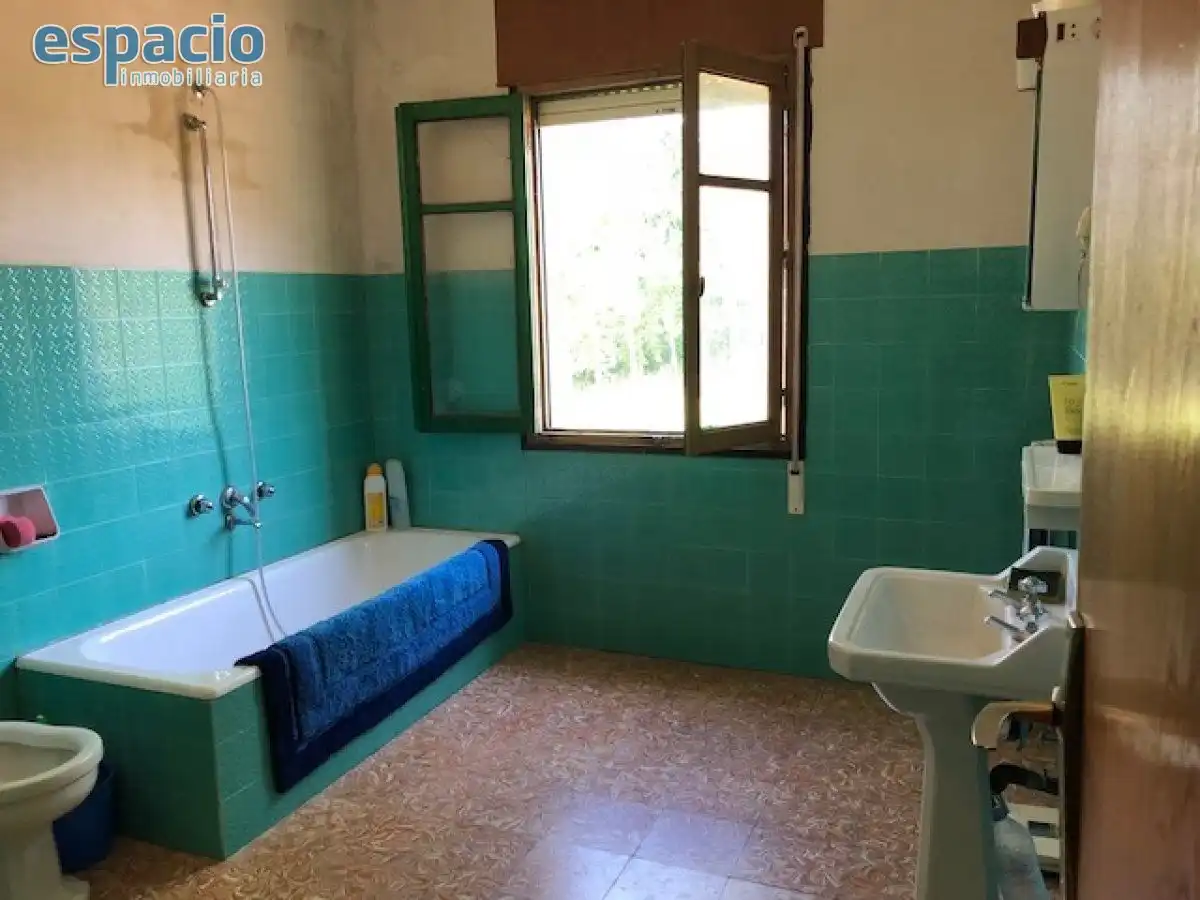 Bathroom of Houses for sale in Carracedelo  with Balcony