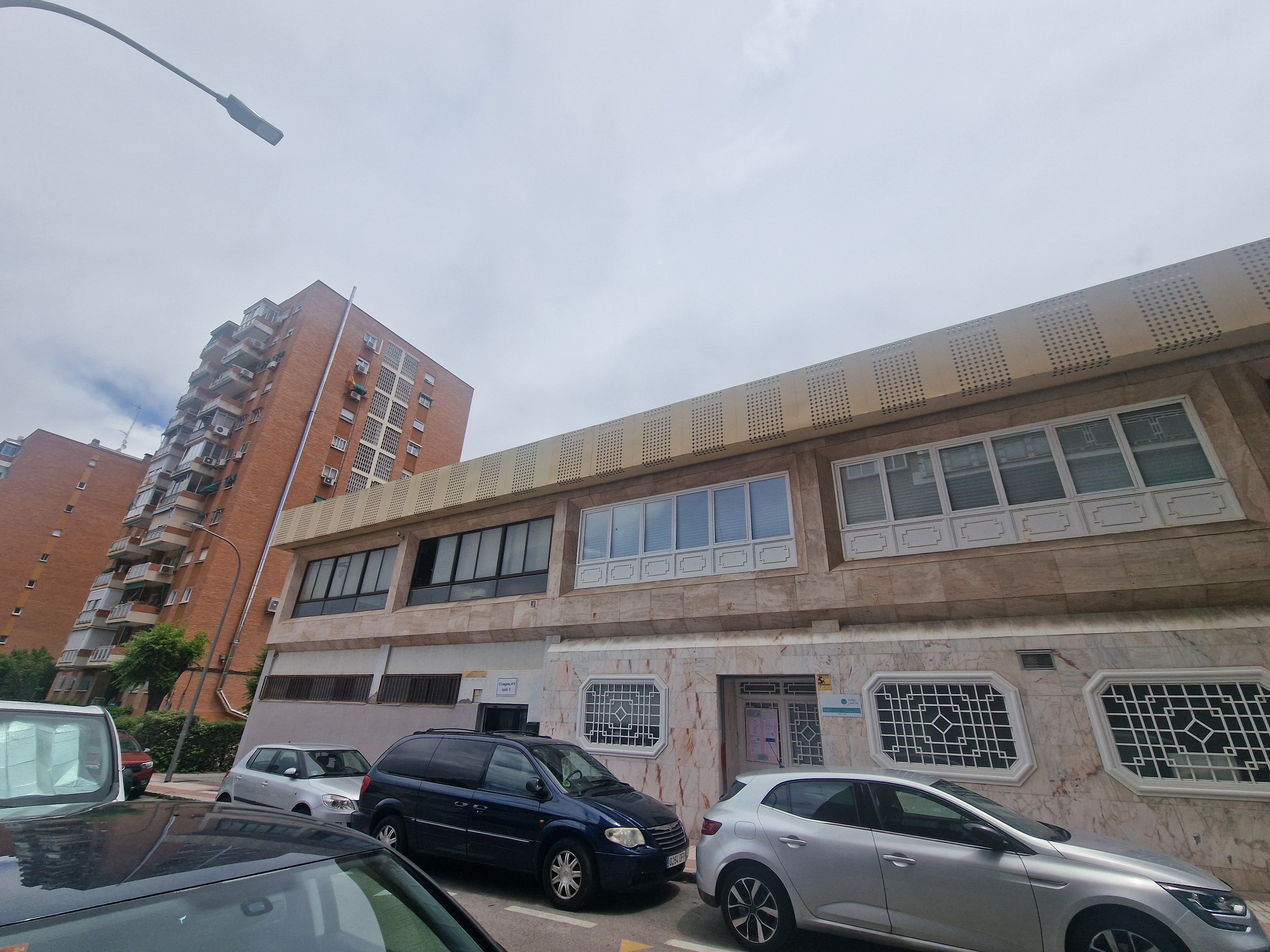 Vista exterior de Local en venda en  Madrid Capital amb Aire condicionat, Calefacció i Terrassa