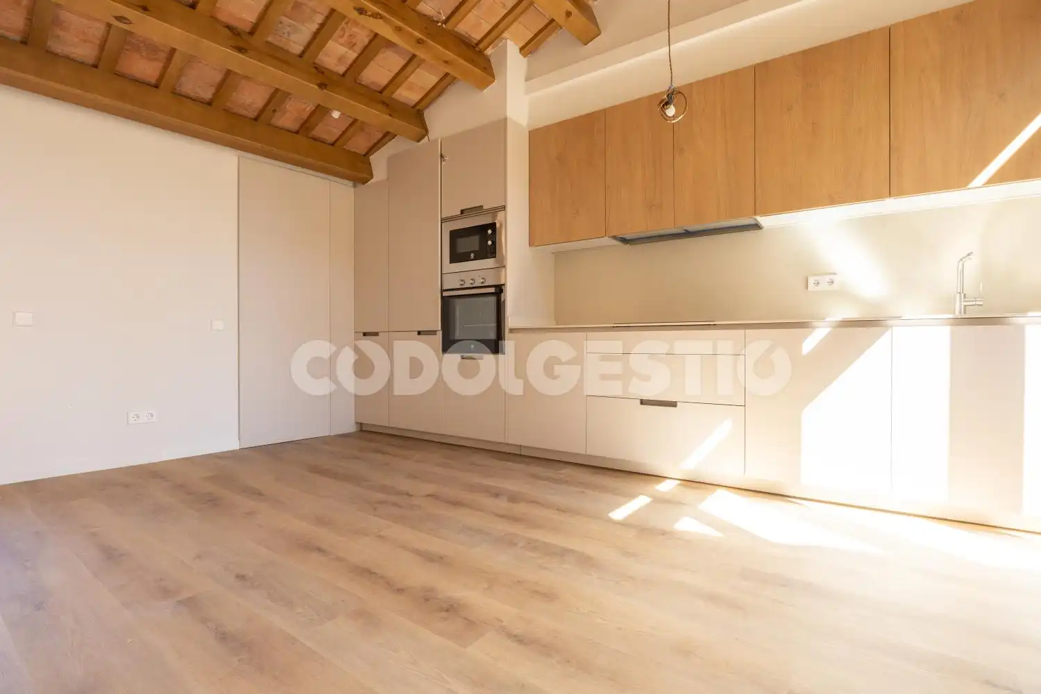 Flat for rent in Escales, Centre