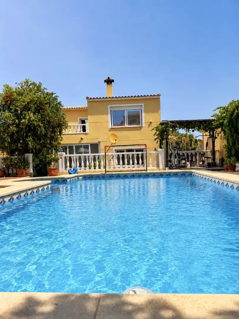 Piscina de Casa o xalet en venda en L'Alfàs del Pi amb Aire condicionat, Terrassa i Piscina