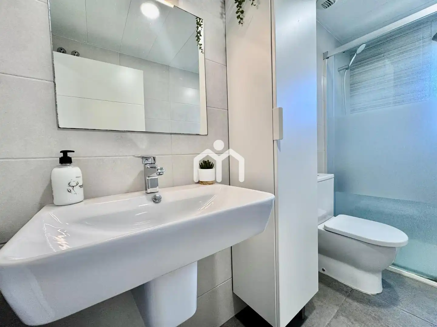 Baño de Piso en venta en Badalona con Aire acondicionado, Calefacción y Terraza