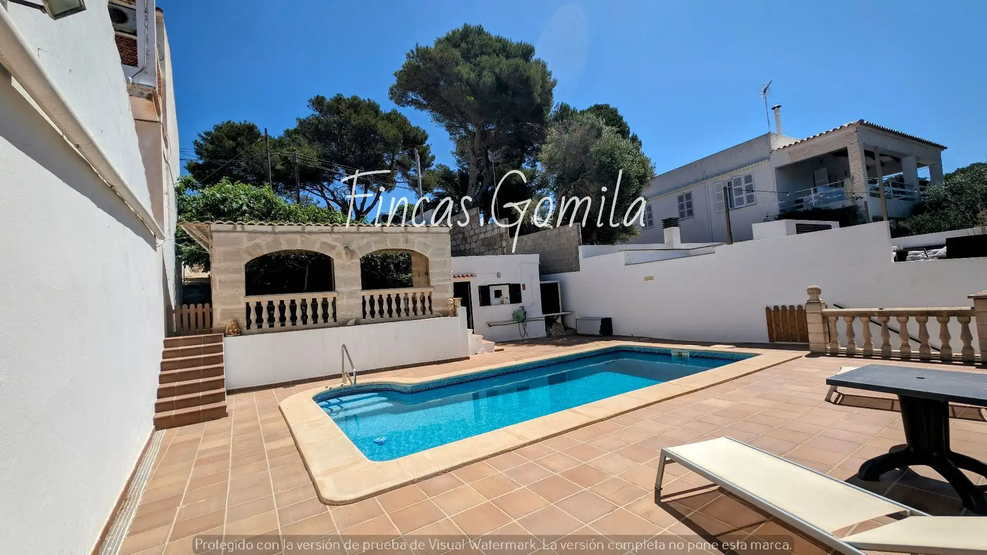 Maison avec piscine à vendre à DES RUPIT
