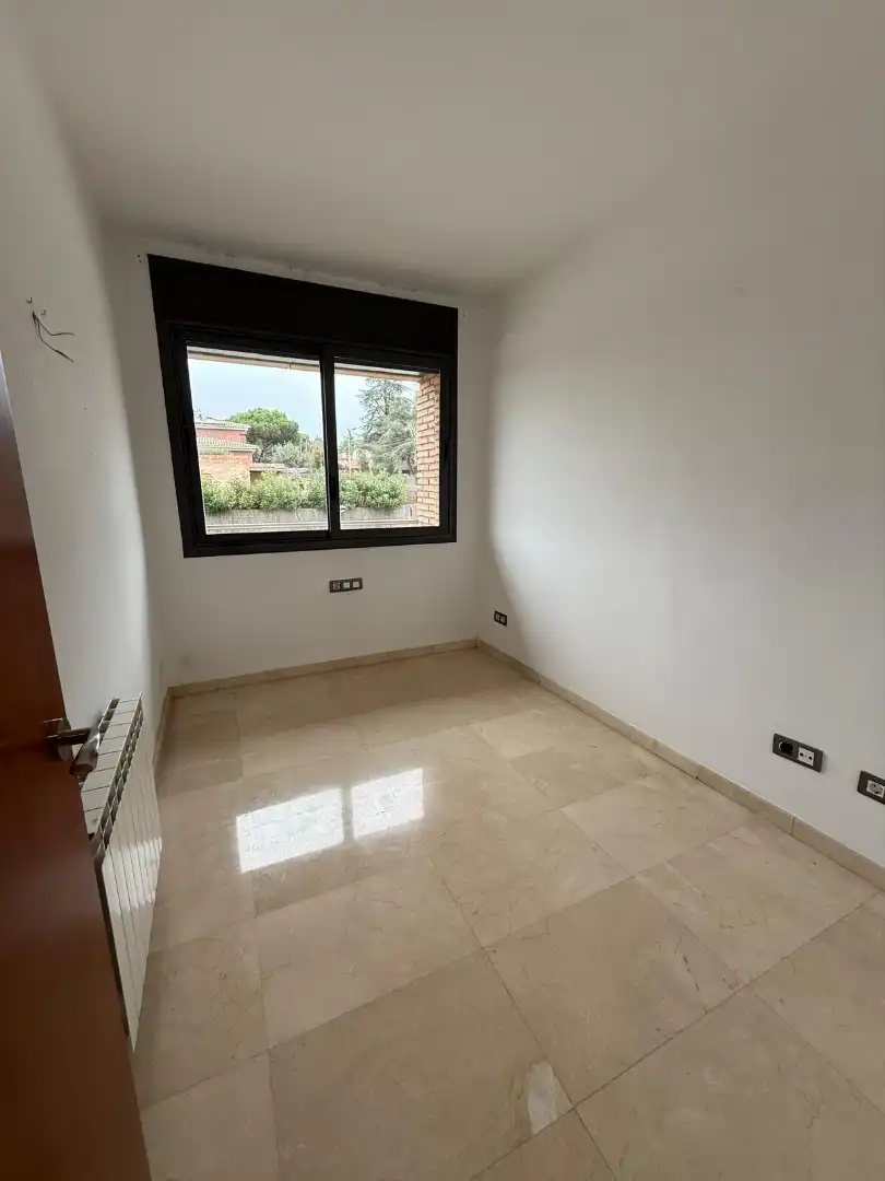 Habitación de Piso en venta en Llinars del Vallès con Calefacción, Horno y Balcón