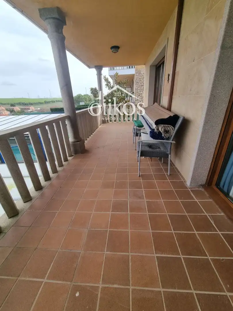 Terraza de Casa adosada en venta en Villamayor con Aire acondicionado, Calefacción y Parquet