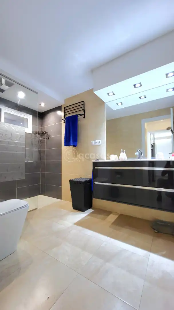 Bany de Apartament en venda en Benalmádena amb Aire condicionat, Calefacció i Terrassa