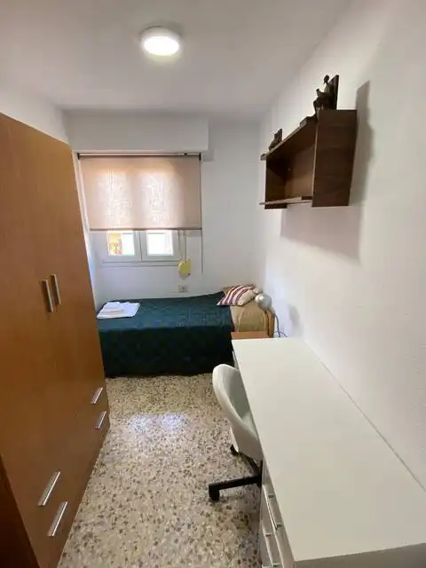 Bedroom of Flat for rent in Valencia  with Furnished, Oven and Washing machine