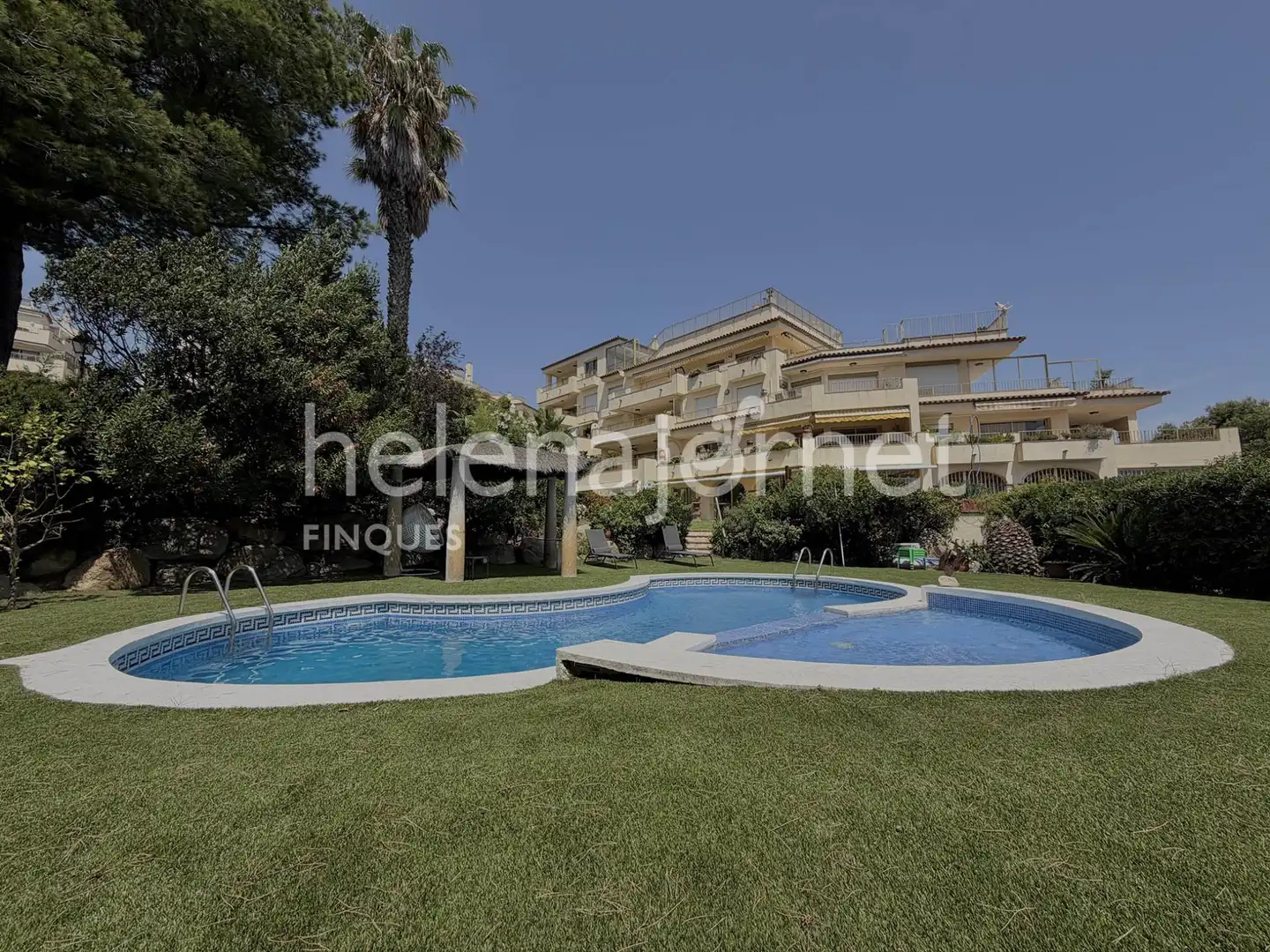 Jardí de Pis en venda en Sant Feliu de Guíxols amb Piscina