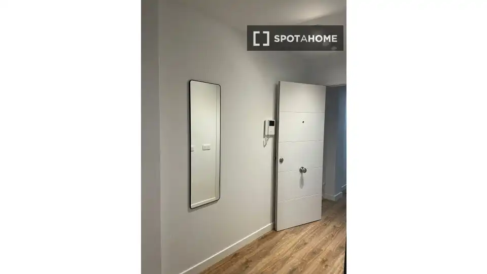 Bedroom of Flat for rent in Madrid  with Air Conditioner, Heating and Furnished