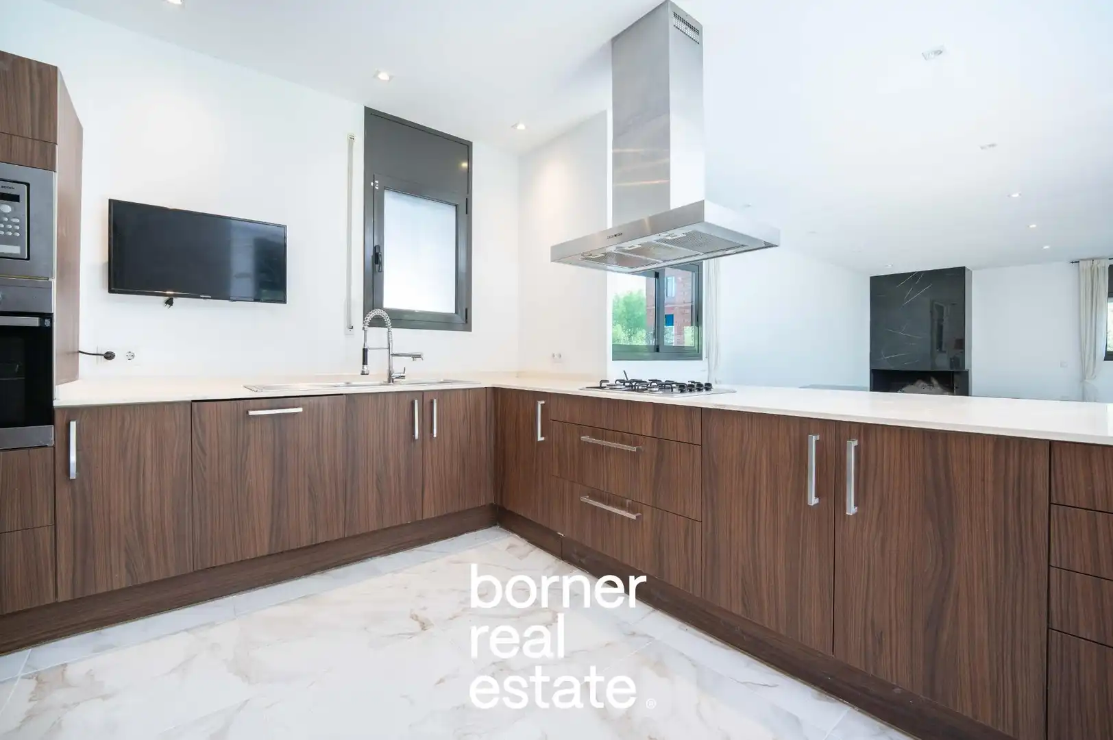 Cocina de Casa o chalet en venta en Sant Cugat del Vallès con Aire acondicionado, Calefacción y Jardín privado