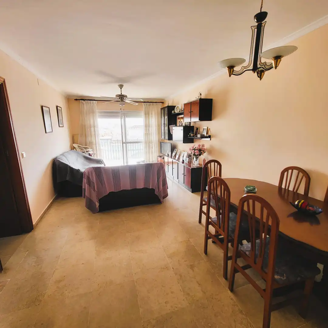 Sala d'estar de Apartament en venda en Estepona amb Terrassa i Balcó