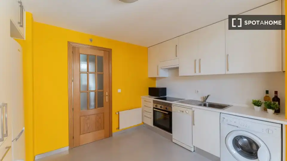 Kitchen of Flat for rent in Madrid  with Air Conditioner, Heating and Furnished