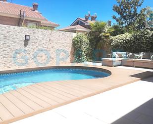 Piscina de Casa o xalet de lloguer en Villanueva de la Cañada amb Aire condicionat, Calefacció i Jardí privat
