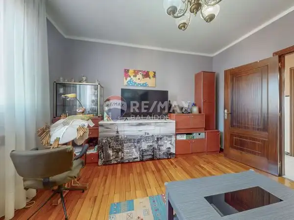 Casa o xalet en venda en Cangas  amb Calefacció, Jardí privat i Parquet