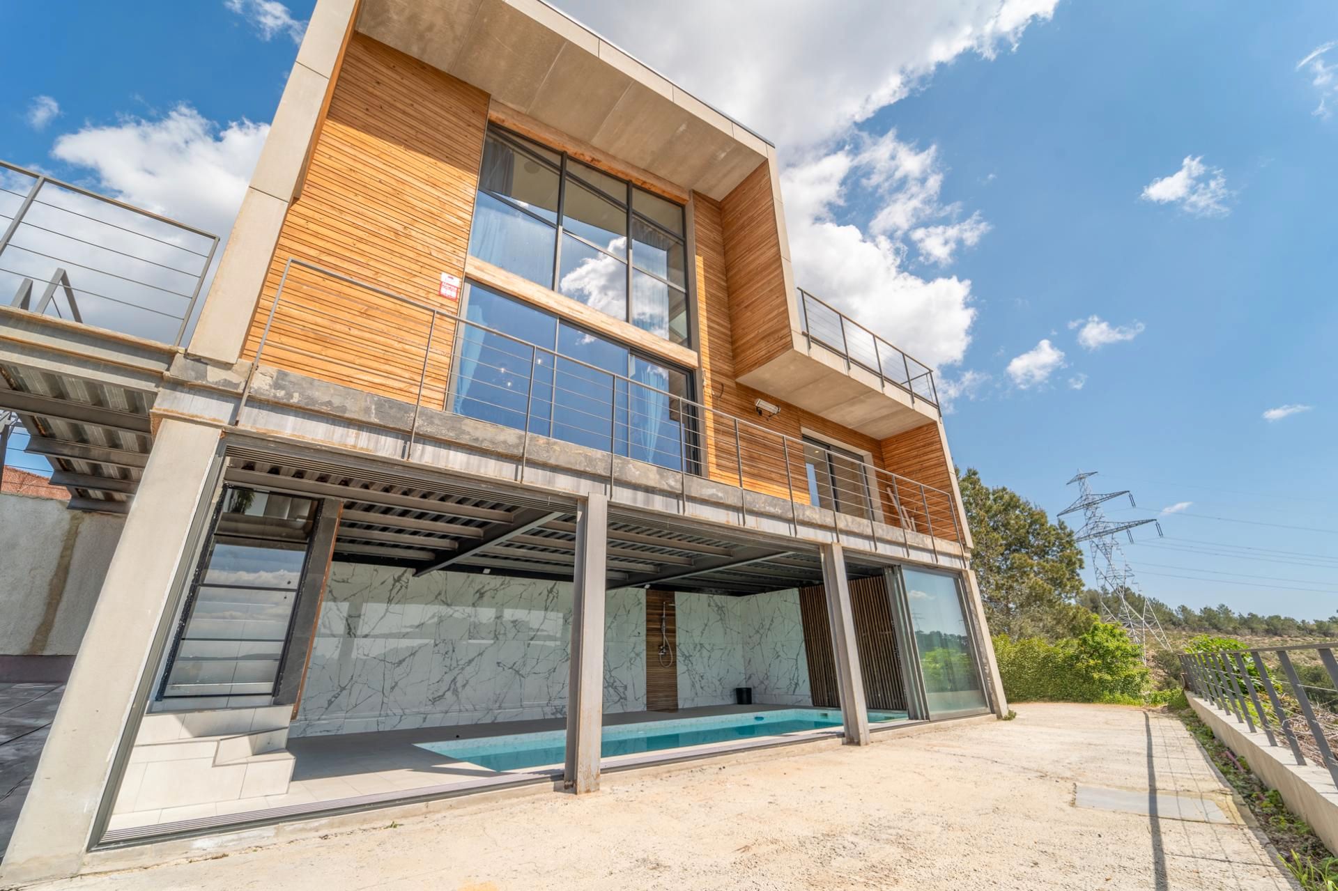 Vista exterior de Casa o xalet en venda en Torrelles de Llobregat amb Aire condicionat, Calefacció i Parquet