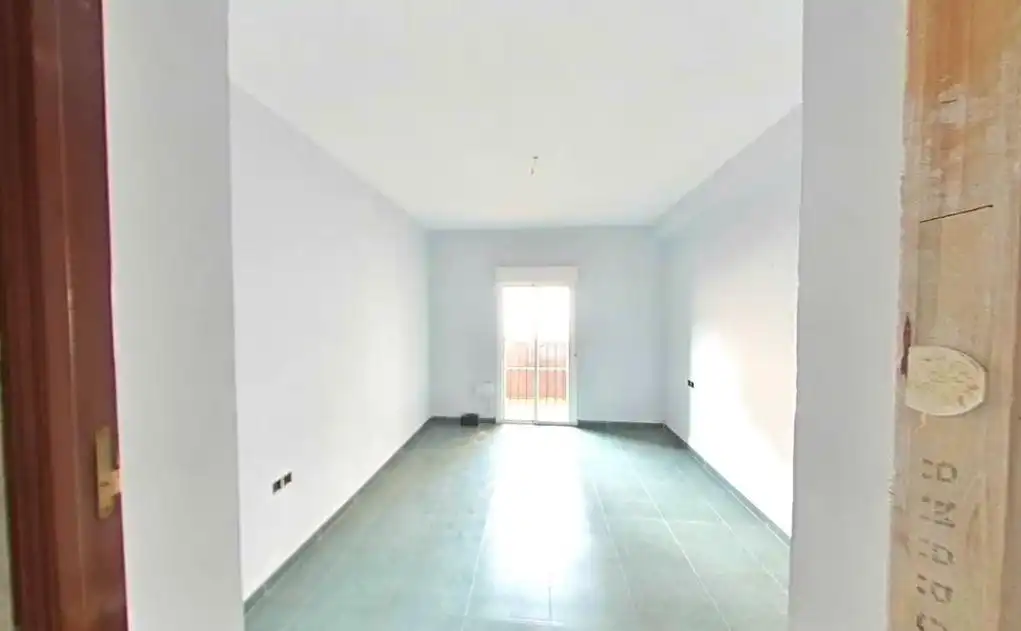 Planta baixa en venda en Linares